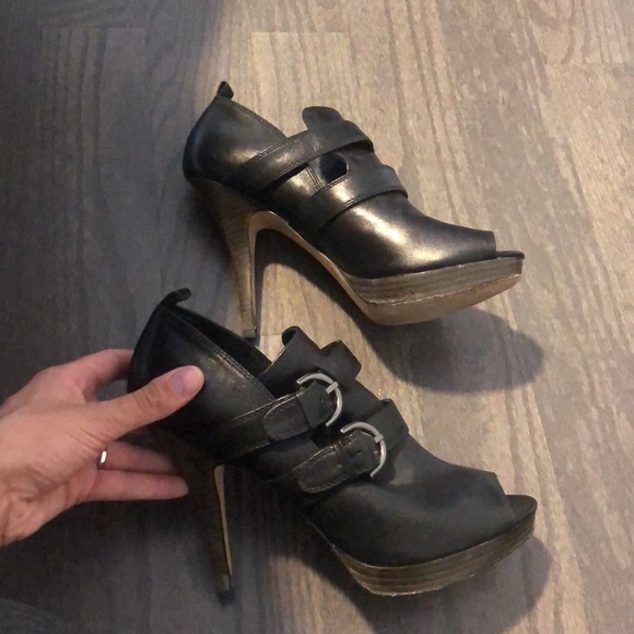 Coach heels - Picture 2 of 2